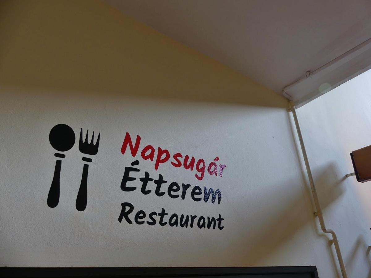 Napsugár Szálló Baja Exterior foto